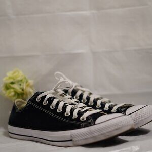 Converse Chuck Taylor Low Top Sneakers Men’s Size 11 Dark Navy